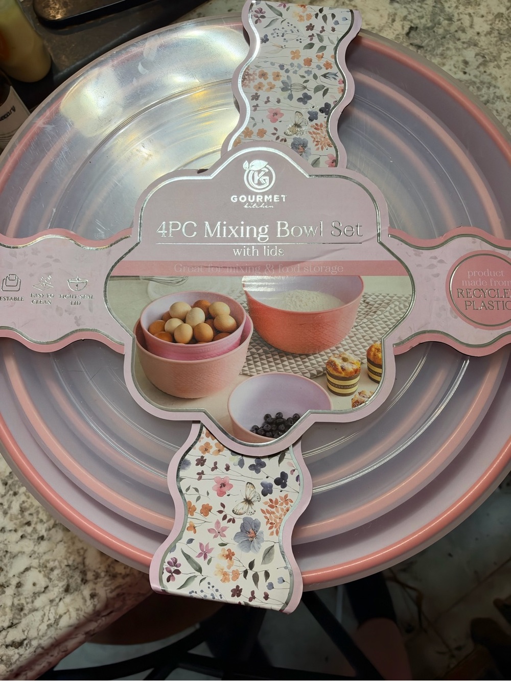 Pink 4-Piece Mixing Bowl Set with Lids